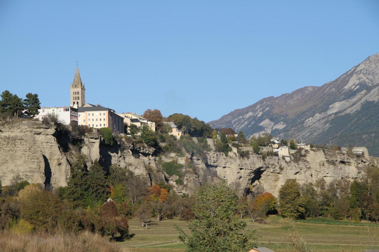 Le Vieux Chalet Bed and Breakfast Embrun Exterior foto