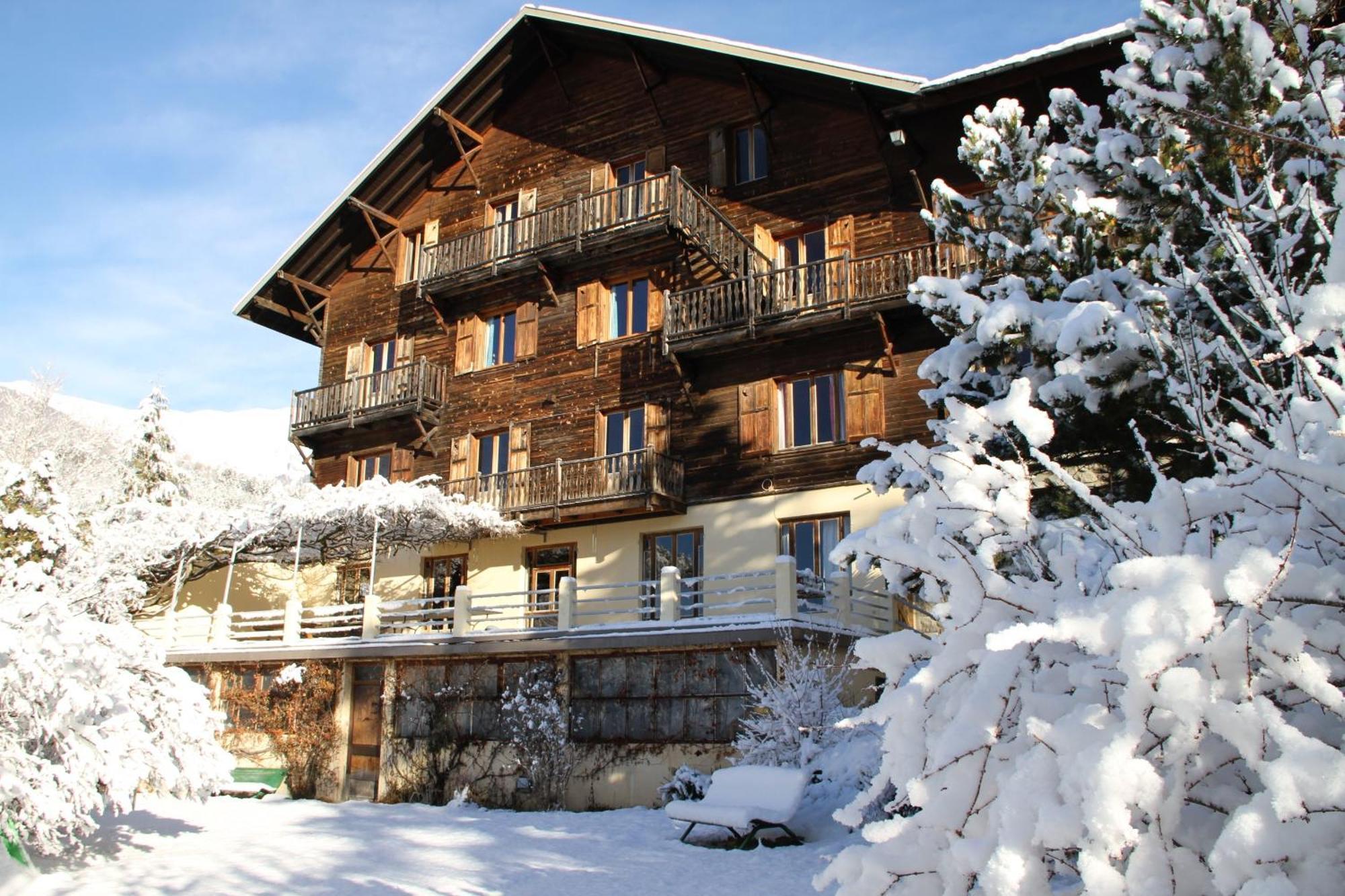 Le Vieux Chalet Bed and Breakfast Embrun Exterior foto